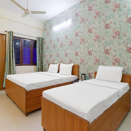 Oyo 84661 Lakshmi Home Stay Jhājra エクステリア 写真