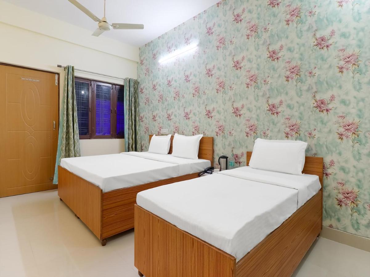 Oyo 84661 Lakshmi Home Stay Jhājra エクステリア 写真
