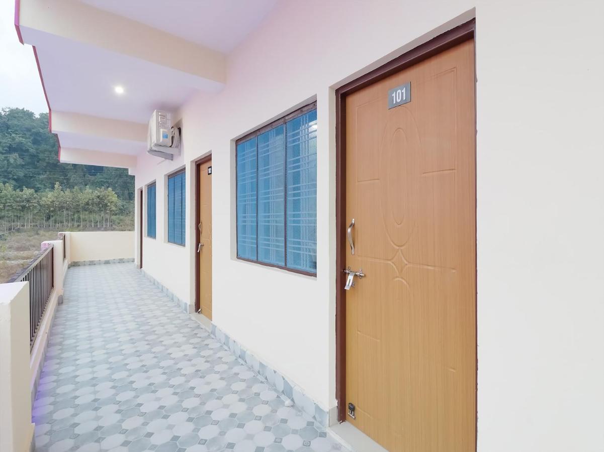Oyo 84661 Lakshmi Home Stay Jhājra エクステリア 写真
