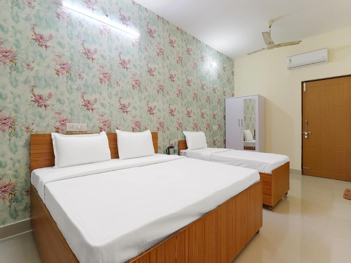 Oyo 84661 Lakshmi Home Stay Jhājra エクステリア 写真