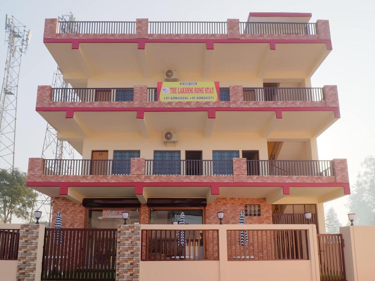 Oyo 84661 Lakshmi Home Stay Jhājra エクステリア 写真